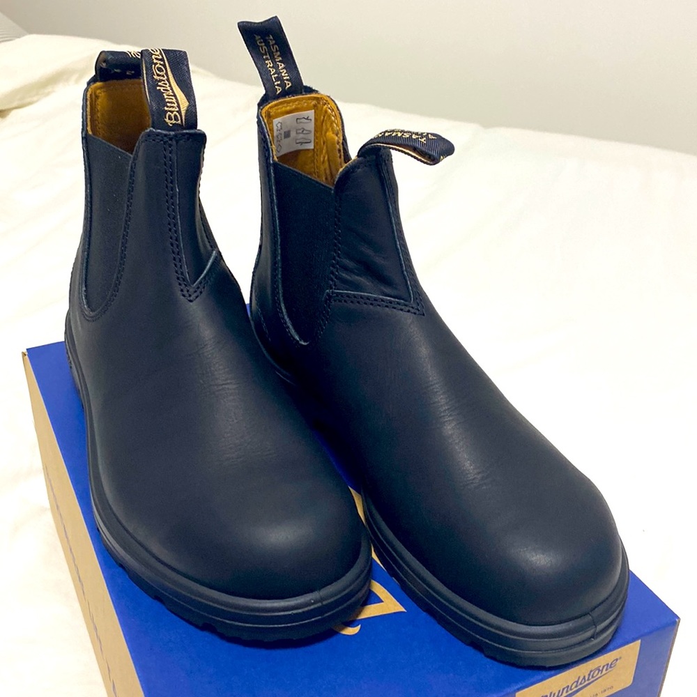 Blundstone 558 Chelsea Boots Black NEW IN BOX